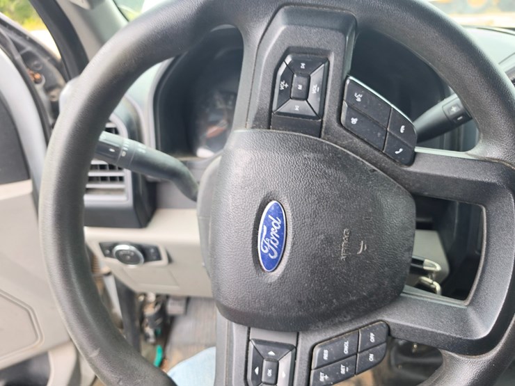 2016-ford-f150-image-35