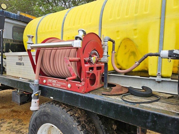 #2079-•-1988-international-water-truck-image-16