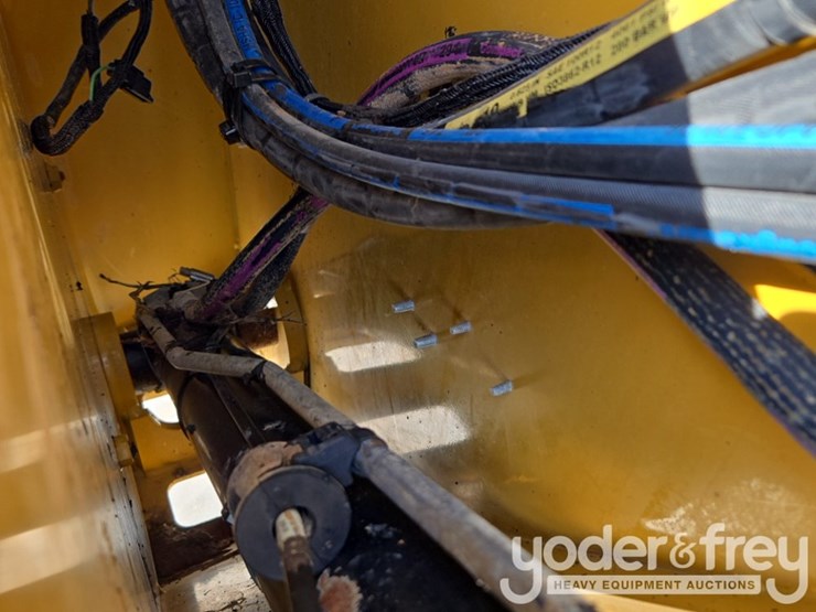 2018-caterpillar-299d2-image-34