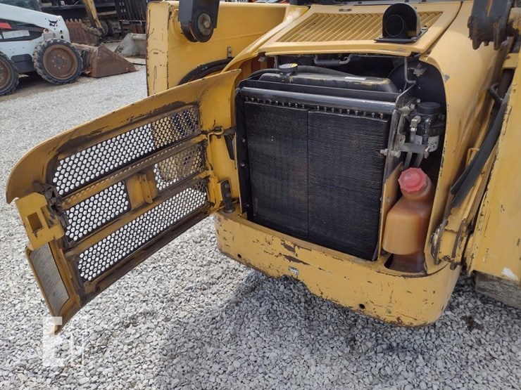 2002-deere-250-image-23