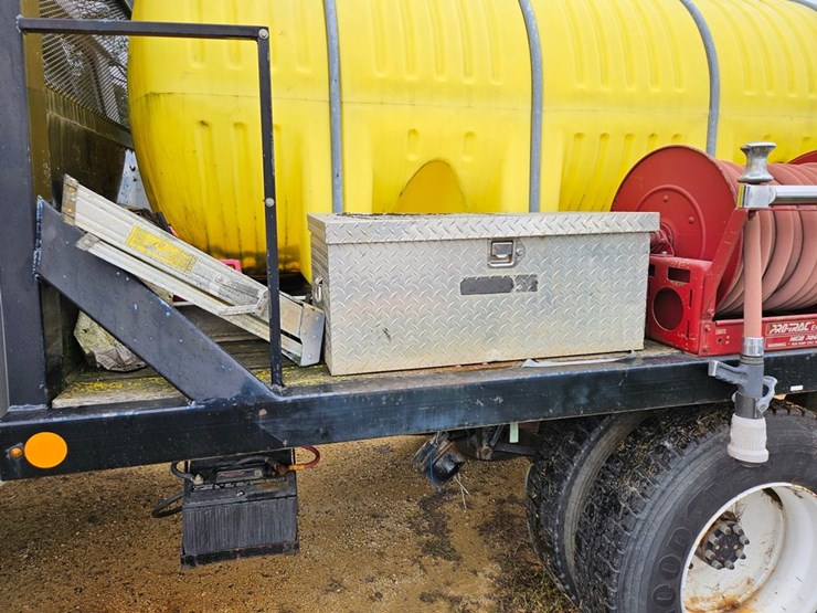 #2079-•-1988-international-water-truck-image-13