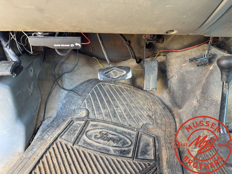 2002-ford-f550-image-33