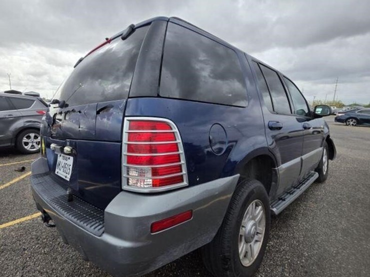05-merc-ll-4m2zu66k95zj19718-image-3