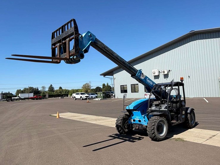 2017-genie-gth-5519-telehandler-image-6