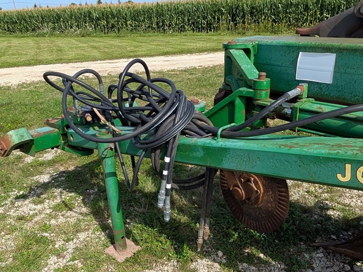 john-deere-2810-image-19