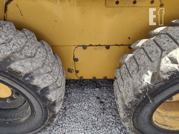 2002-deere-250-image-21