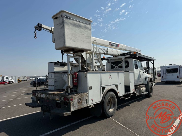 2014-international-7500-4x4-terex-bucket-truck-image-7