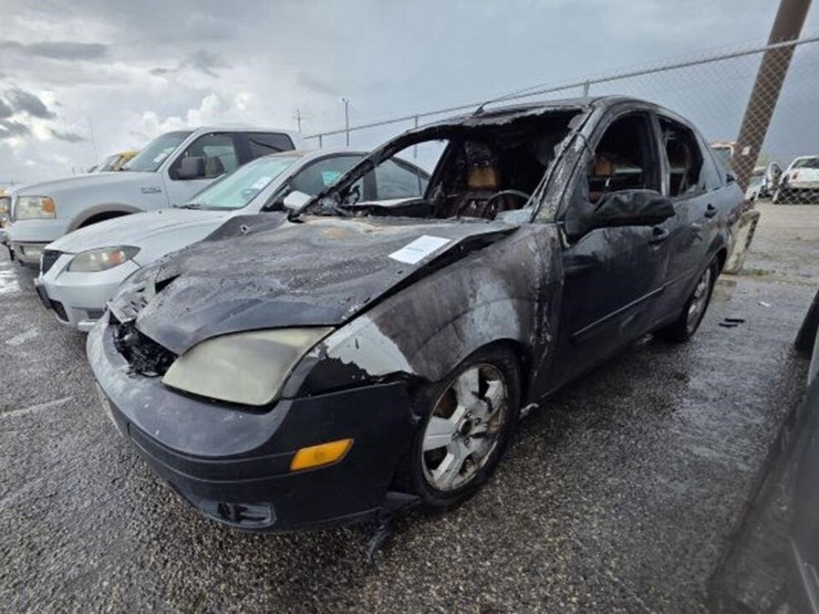 06-ford-4d-1fafp34n46w175733-image-1