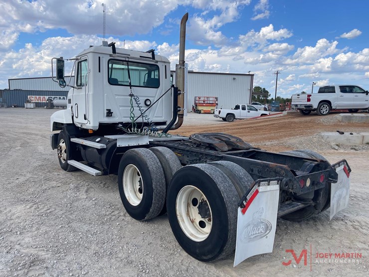 1999-mack-ch613-day-cab-truck-tractor-image-5