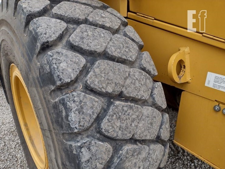 2018-deere-524kii-image-16