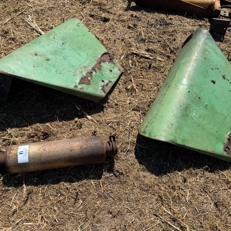 #2498 • John Deere Fenders & Muffler