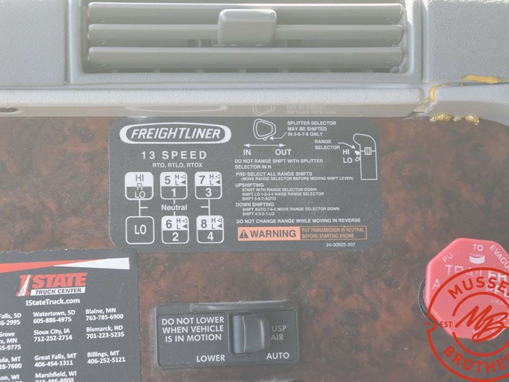 2006-freightliner-columbia-120-image-41