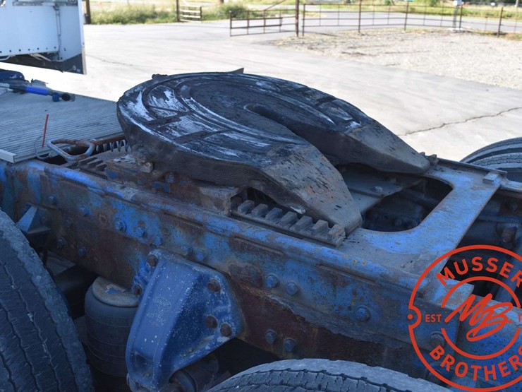 2005-peterbilt-379-image-29