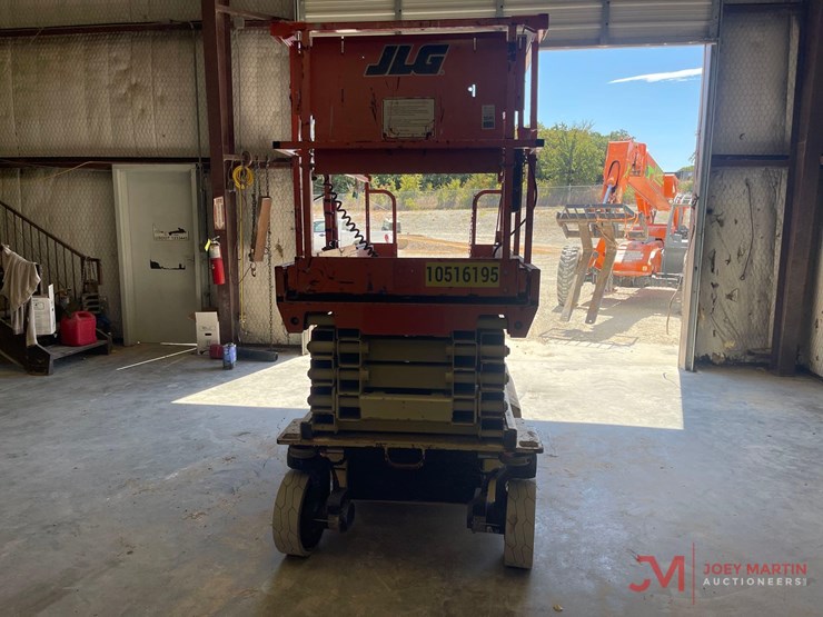 2016-jlg-2646es-electric-scissor-lift-image-8