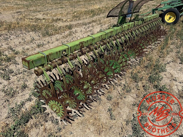john-deere-400-image-1