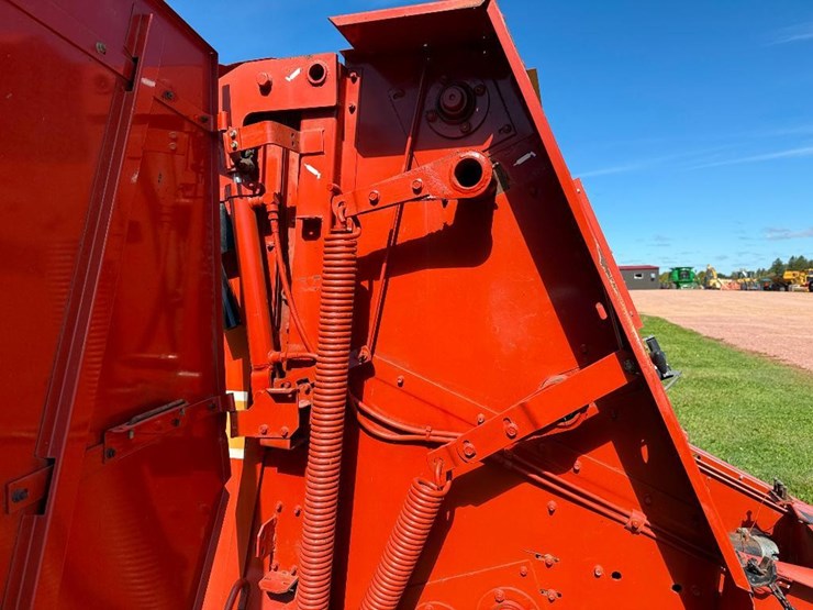 hesston-730-image-24