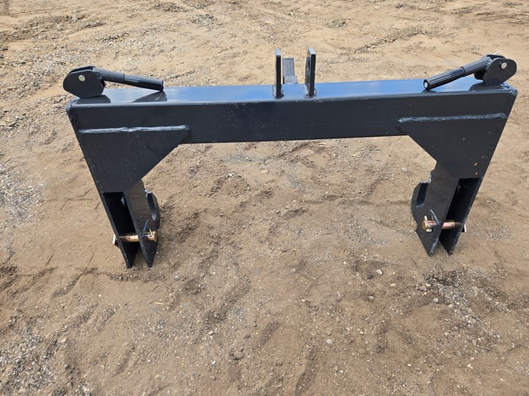 #2245-•-(edmore)class-2-tractor-quick-hitch-image-1