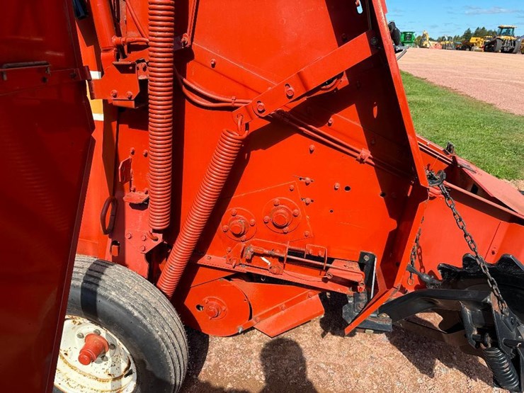 hesston-730-image-23