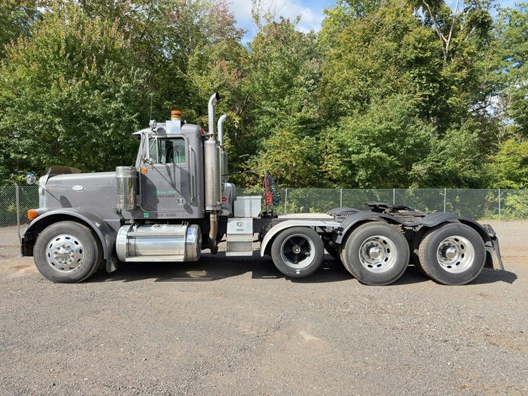 1996-peterbilt-379-image-2