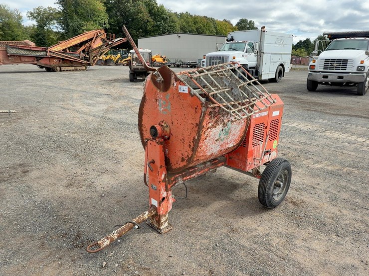 mq-whiteman-wm-90-tow-behind-mortar-mixer-image-1