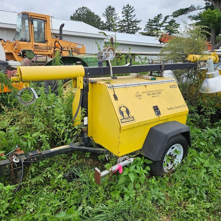 #2072 • Wacker Neuson Towable Light Tower
