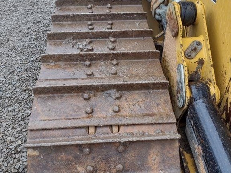 2015-caterpillar-d4k2-xl-image-32