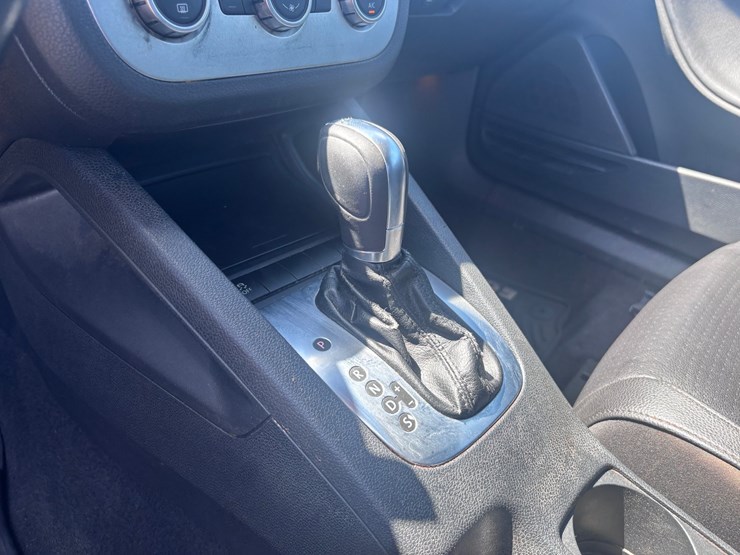 #46090-•-2013-volkswagon-eos-2.0-tsi-image-7