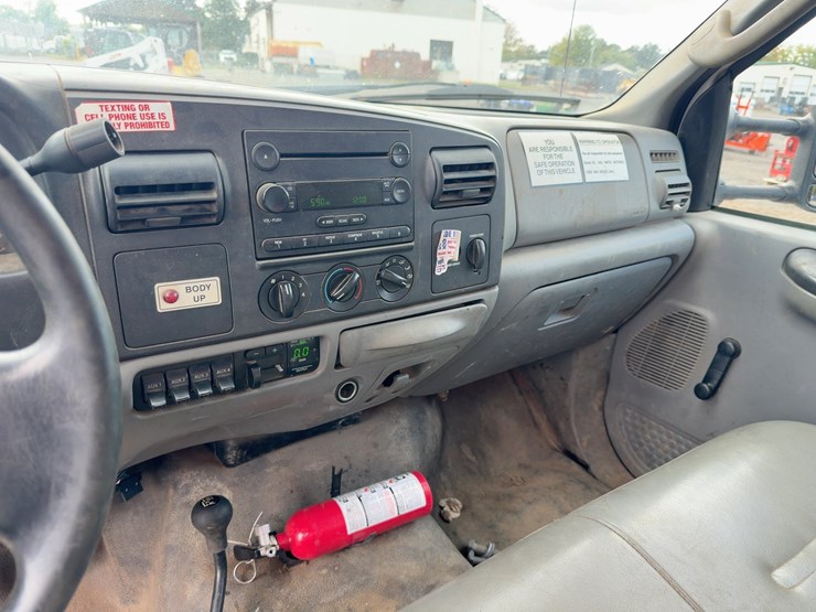 2006-ford-f450-xl-image-23