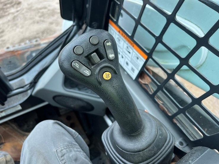 2018-bobcat-s570-image-21