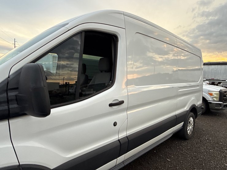 2016-ford-transit-image-15