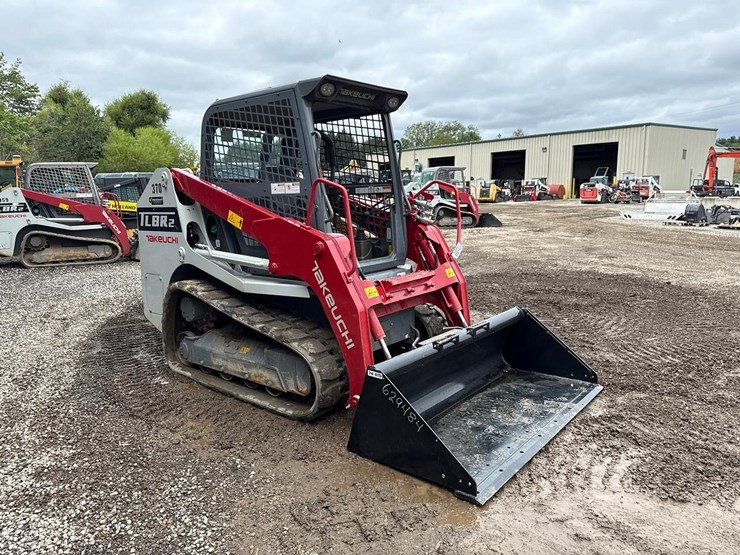 2021-takeuchi-tl8-image-6