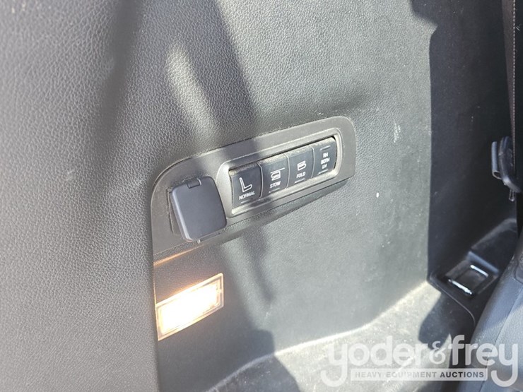 2019-ford-explorer-image-29