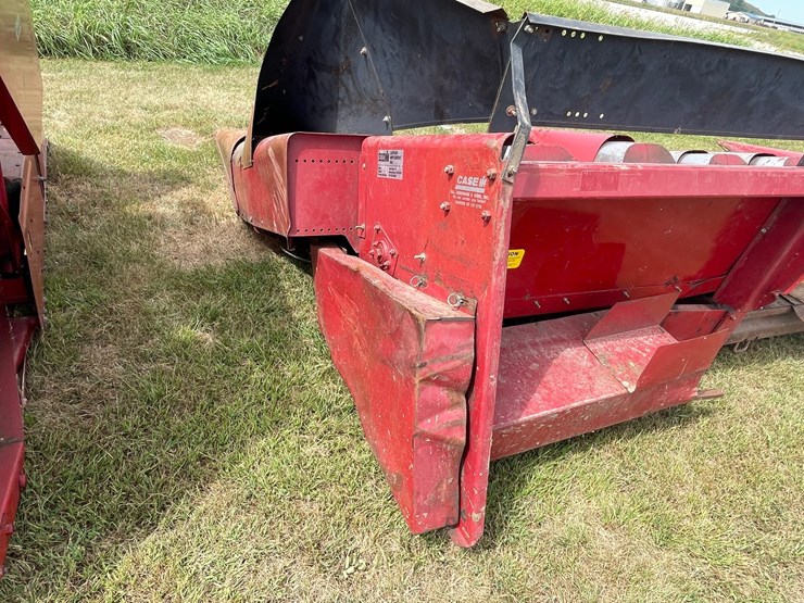 #1325-•-case-1063-(6)-row-corn-head-image-25
