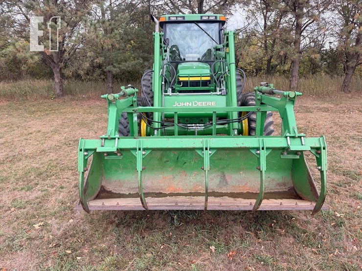 2000-john-deere-7510-image-3