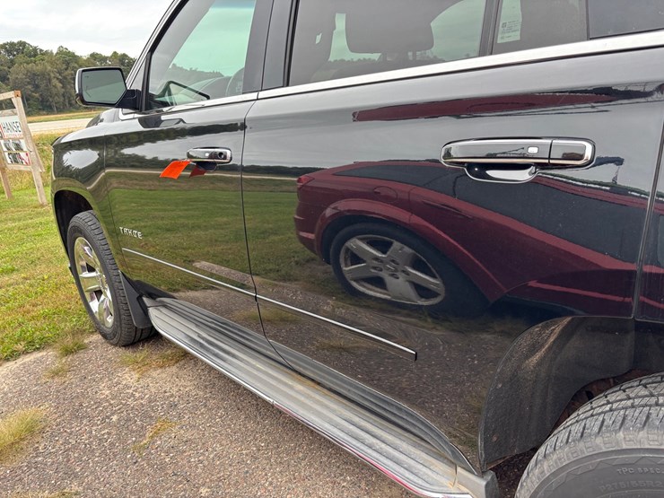 2015-chevrolet-tahoe-ltz-image-9