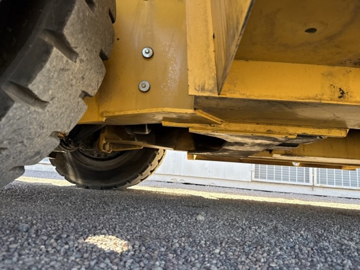 caterpillar-dp115-image-19