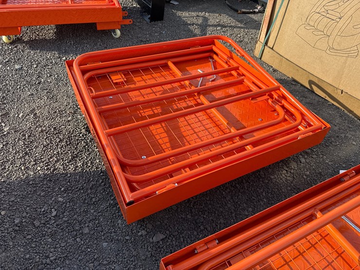 #1050-•-36"-x-36"-colapsable-forklift-ban-basket-image-2