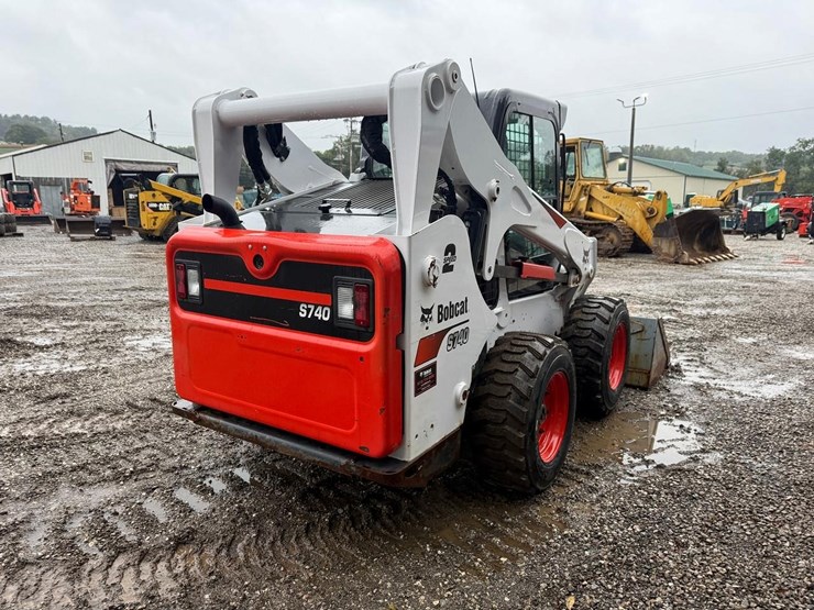 2022-bobcat-s740-image-4