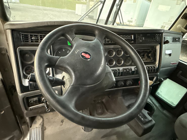2013-kenworth-t660-image-15