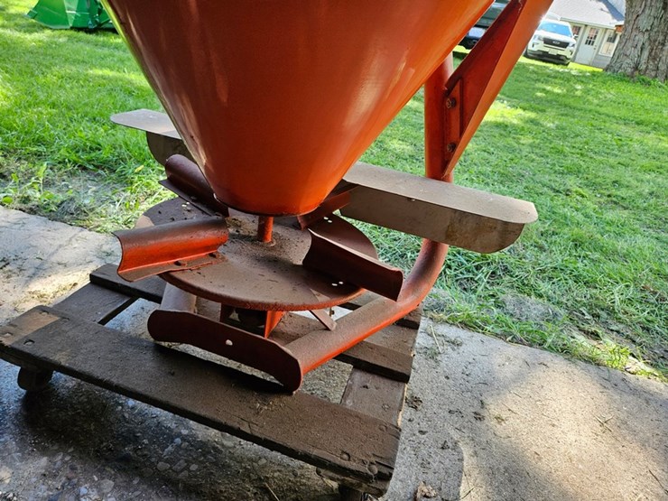 #8733-•-icam-250-cone-seeder-image-13
