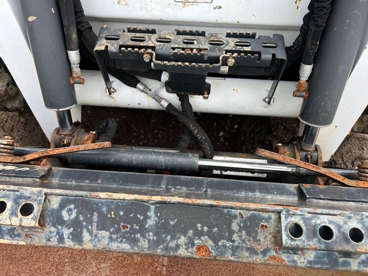 2018-bobcat-s570-image-12