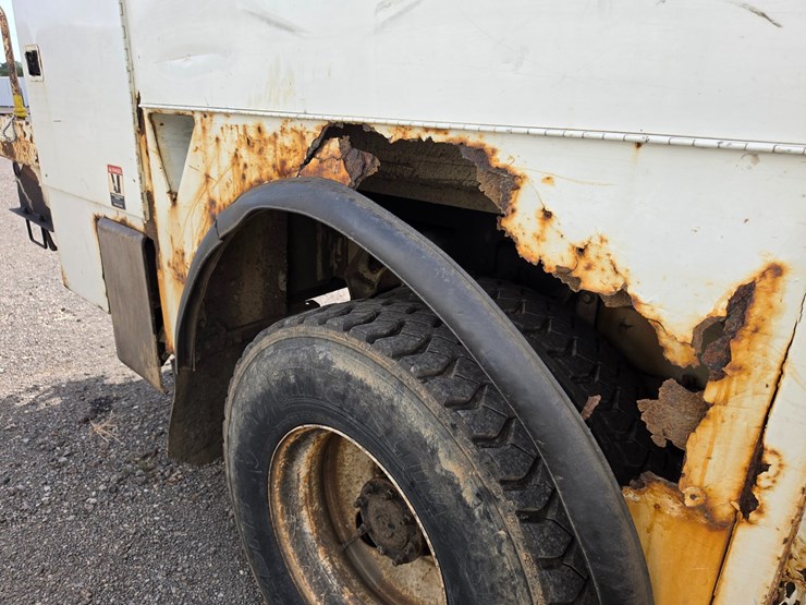 2012-ford-f750-image-24