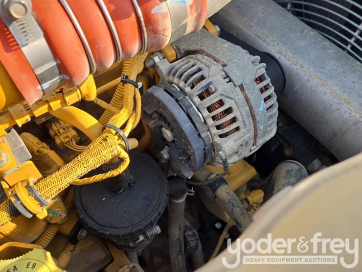 2019-deere-210g-lc-image-63