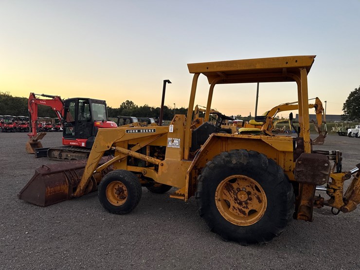 john-deere-310-image-12