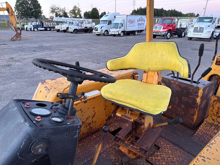 john-deere-310-image-18