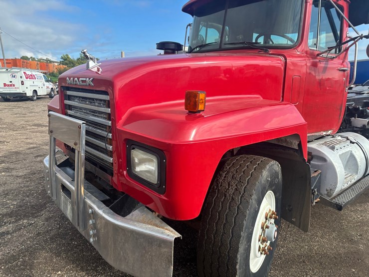 mack-rd688s-image-7