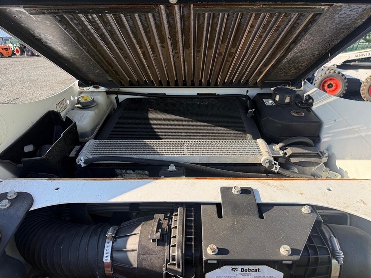 2018-bobcat-s550-image-15