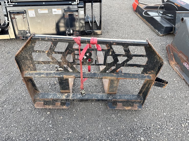 #2010-•-48”-skid-steer-pallet-forks-image-2