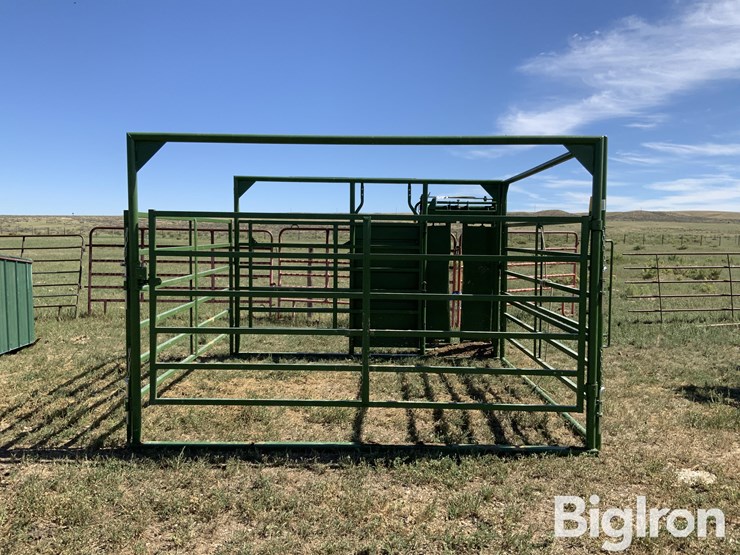 powder-river-calving-pen-w/self-catch-head-catch-image-6
