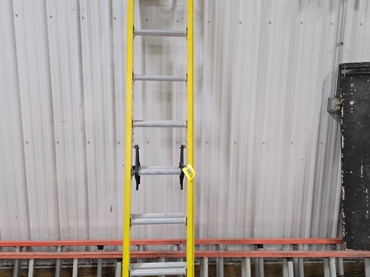 #9744-•-louisville-16'-extension-ladder-image-2